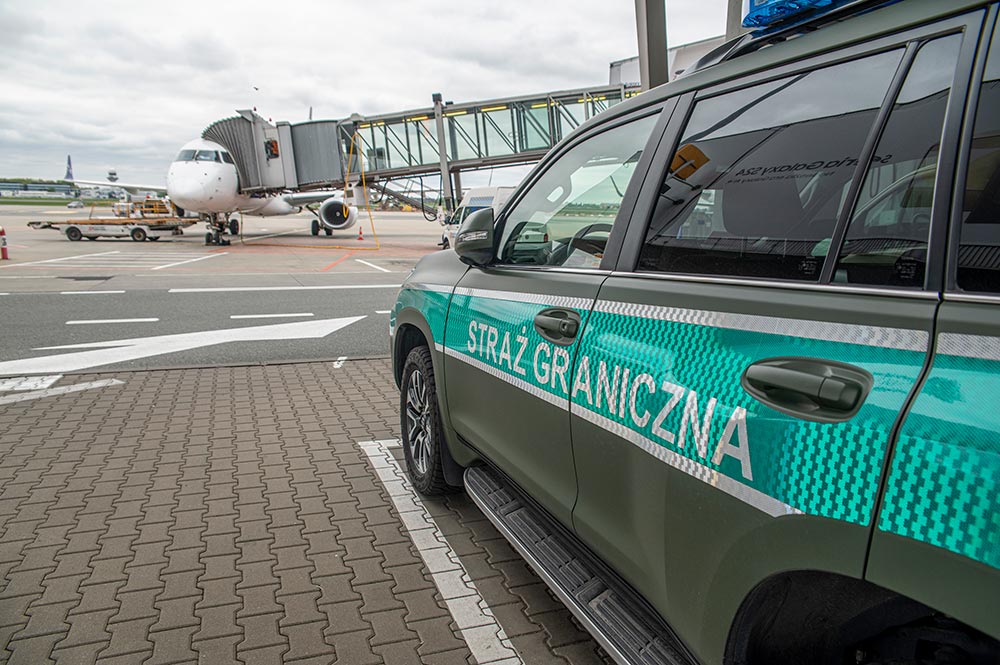 Awantura na pokładzie samolotu lecącego do Warszawy. Po wylądowaniu wkroczyła Straż Graniczna