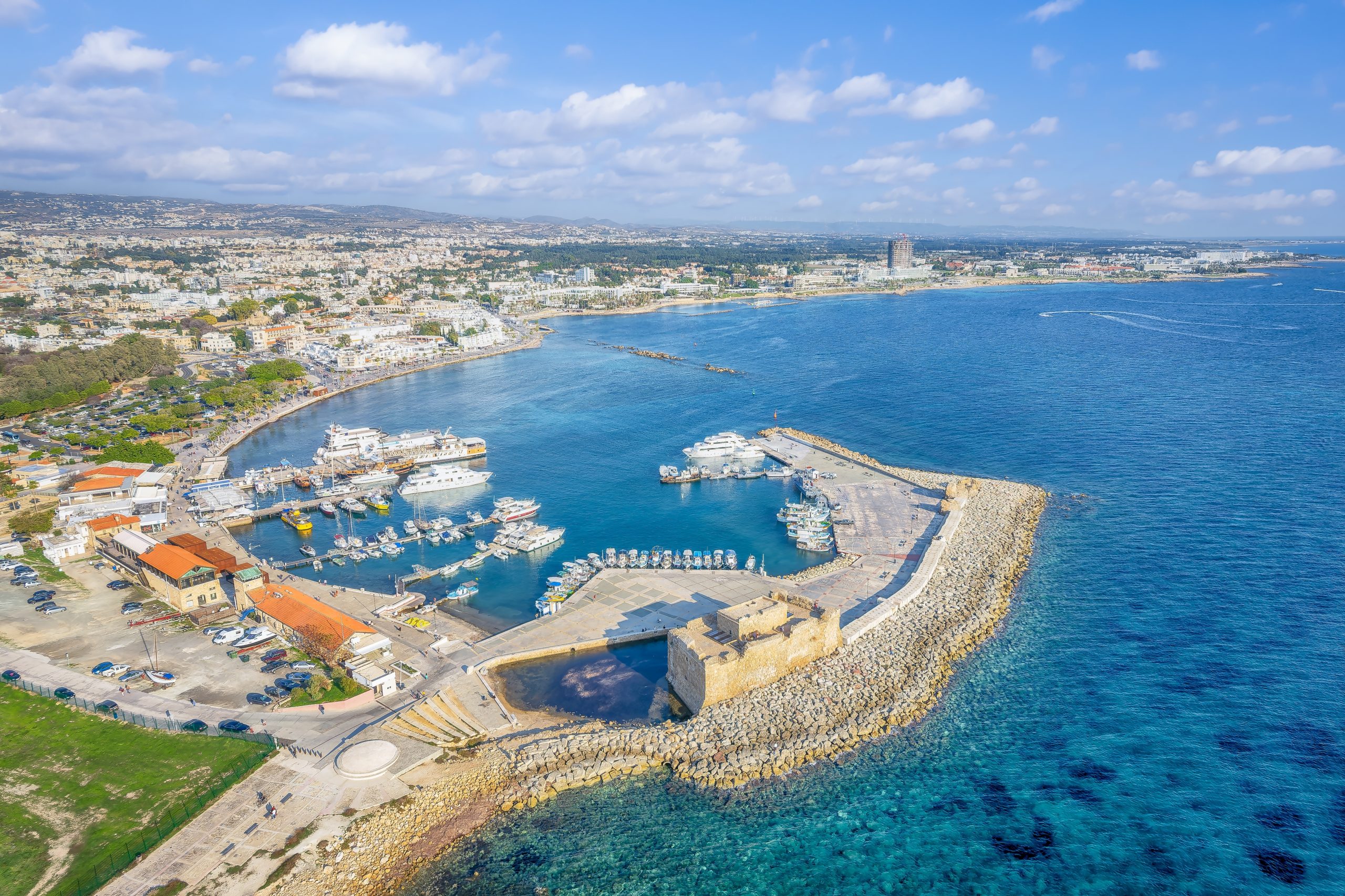 Ferie na Cyprze 🌤️😎 Loty oraz noclegi w 4⭐ hotelu z krytym basenem i śniadaniami za 869 PLN