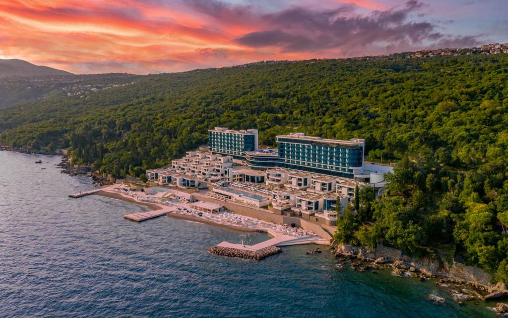 Pobierowo się kryje 😮🤭. Chorwacja na 3 dni w ⭐⭐⭐⭐ hotelu Hilton ze śniadaniem za 1359 PLN