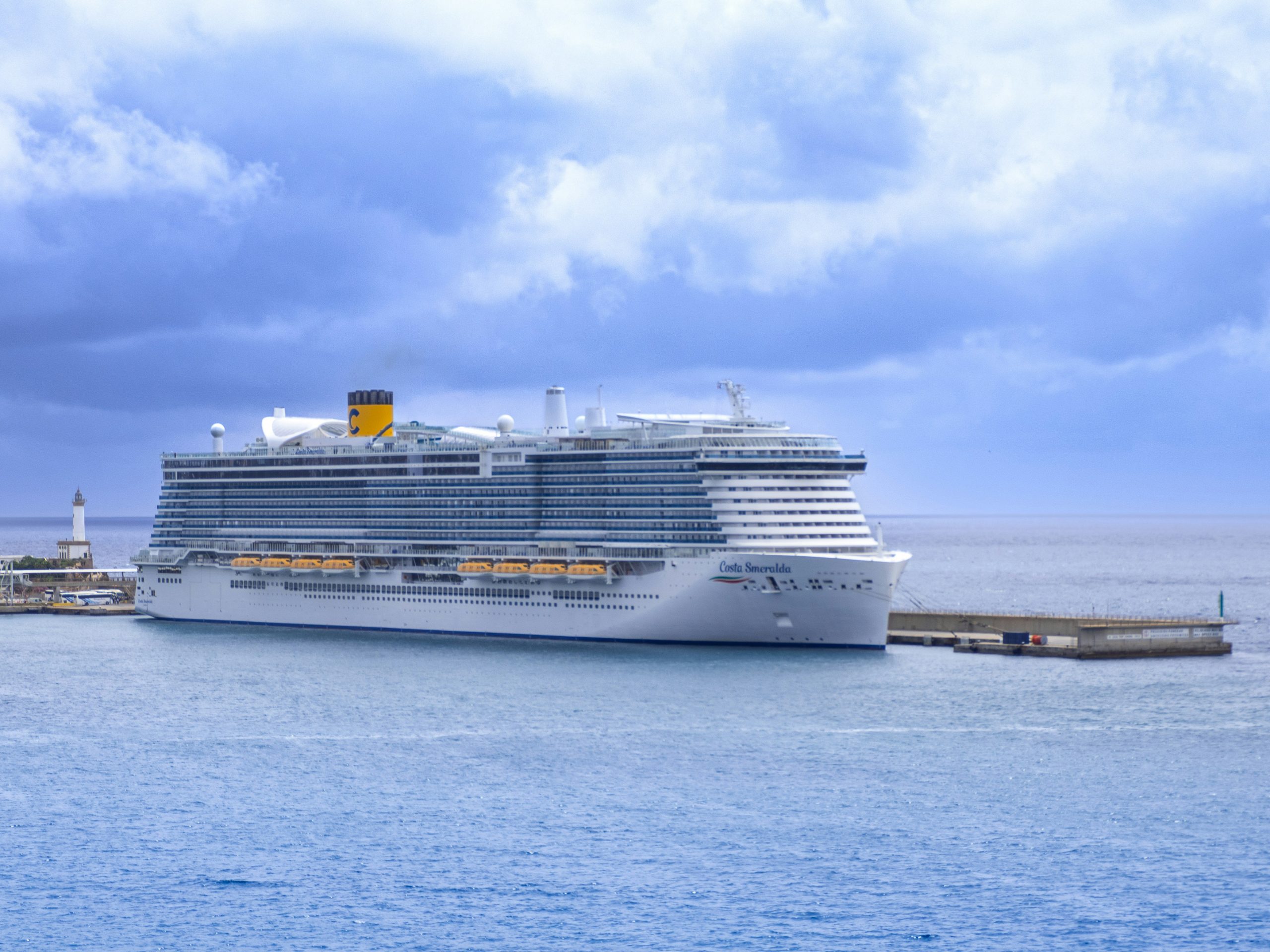 Ferie na Morzu Śródziemnym 😎🌤️ Tygodniowy rejs i loty za 2751 PLN 😍🛳️