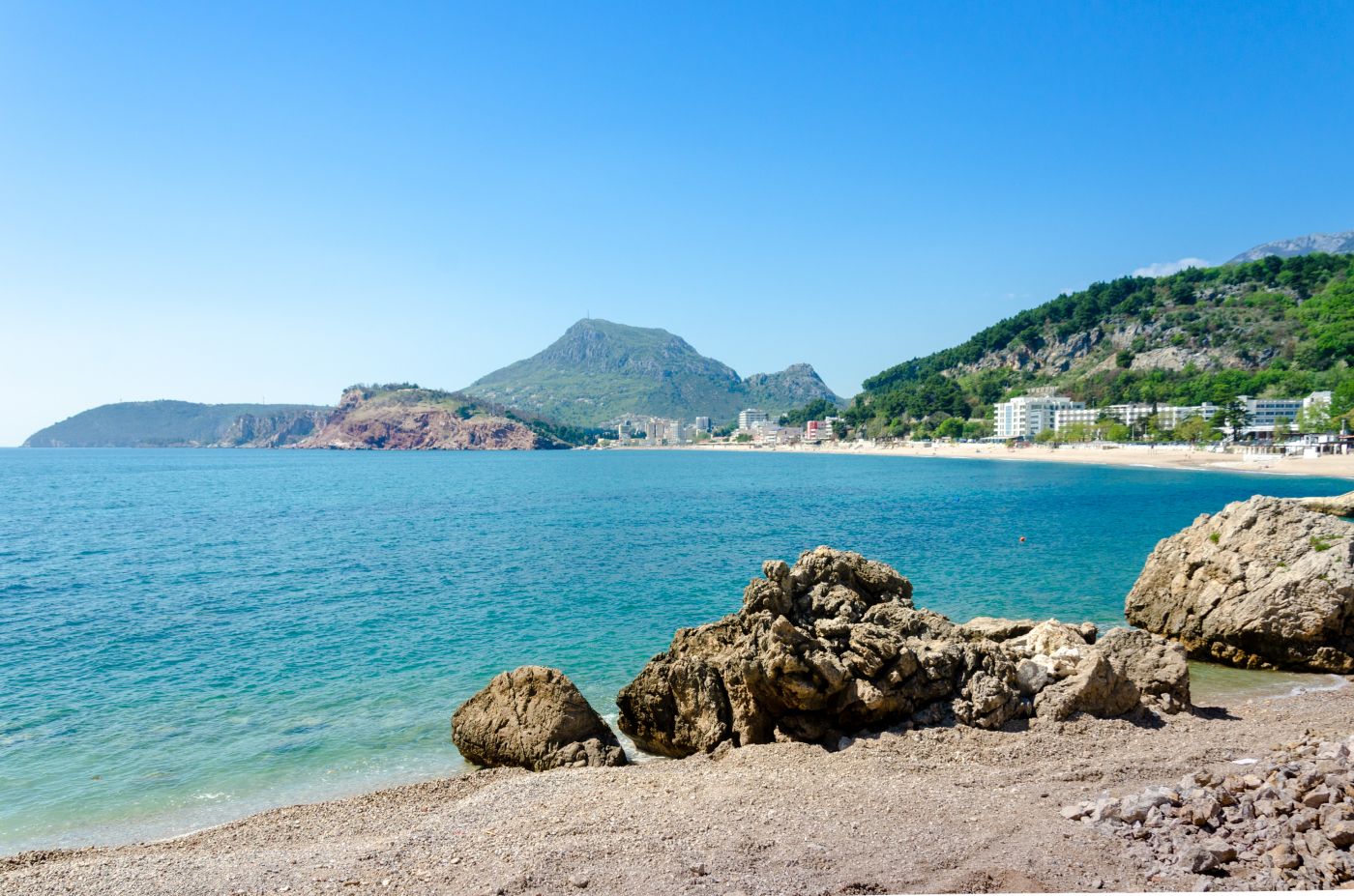 Wypoczynek nad Adriatykiem w niskiej cenie 😊👏 Loty do Czarnogóry, noclegi i auto za 319 PLN ☀️🏖️