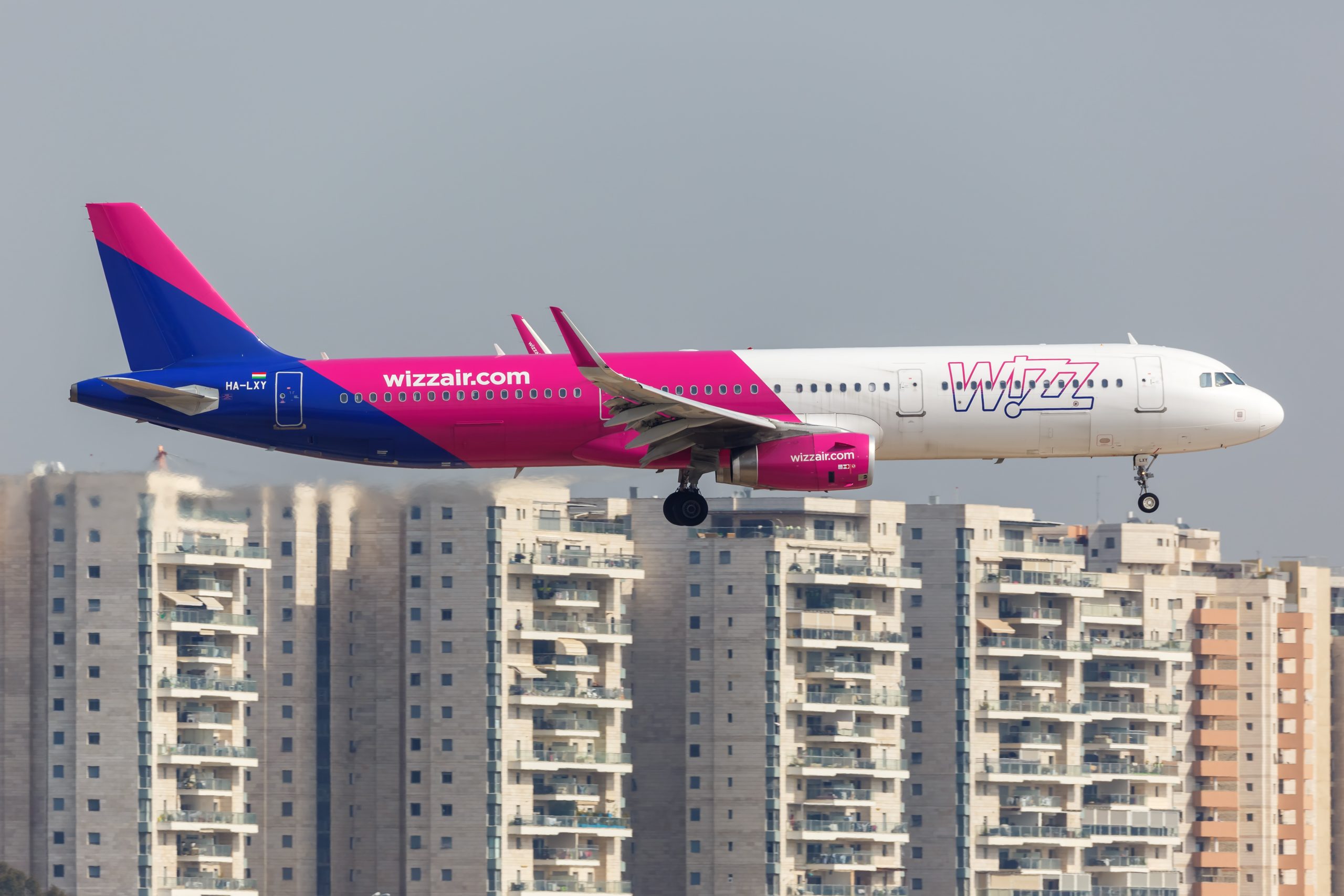 Wizz Air mocno zwiększa ofertę do Izraela. Przywraca 5 tras, dokłada też loty z Polski