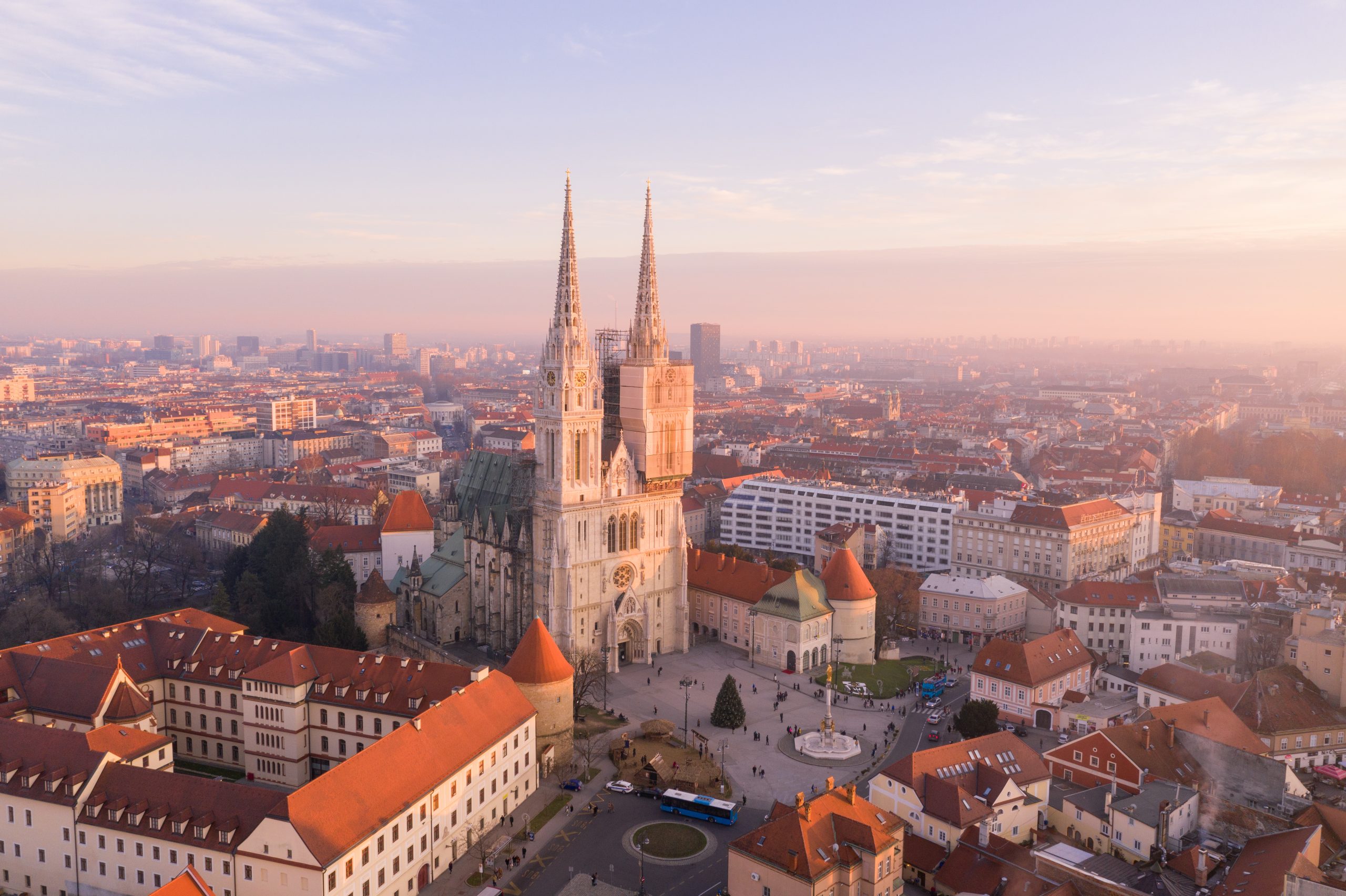 Takiej trasy z Polski jeszcze nie było! Ryanair dodaje 2 samoloty w Modlinie i ogłasza „nowe” trasy z 2 lotnisk