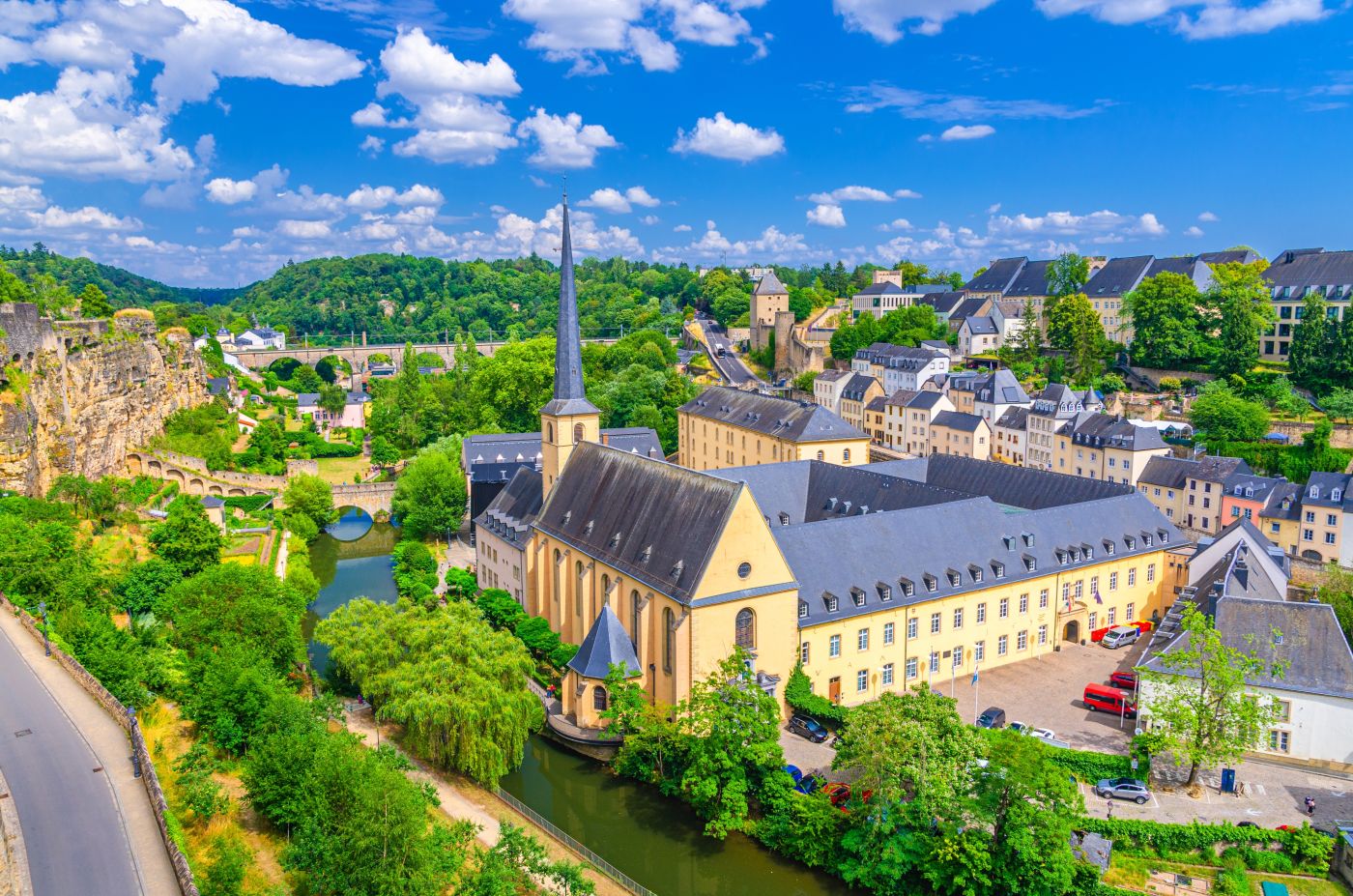 Luksemburg na weekend za 726 PLN 🏞️🌳 Loty Lufthansą + 4* hotel 🇱🇺🏰