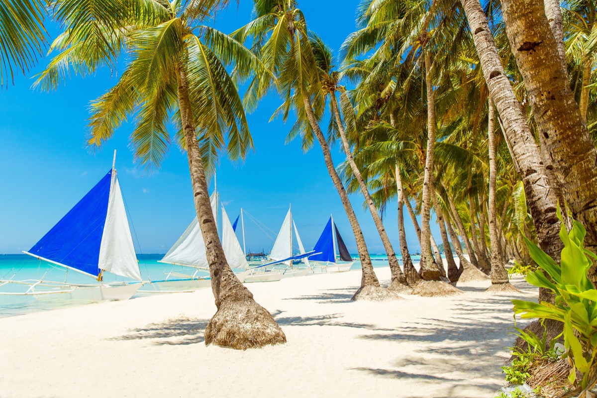 Urlop na Boracay za 3583 PLN 🌴 Pełen pakiet: loty na Filipiny, transfery i noclegi blisko plaży 😎
