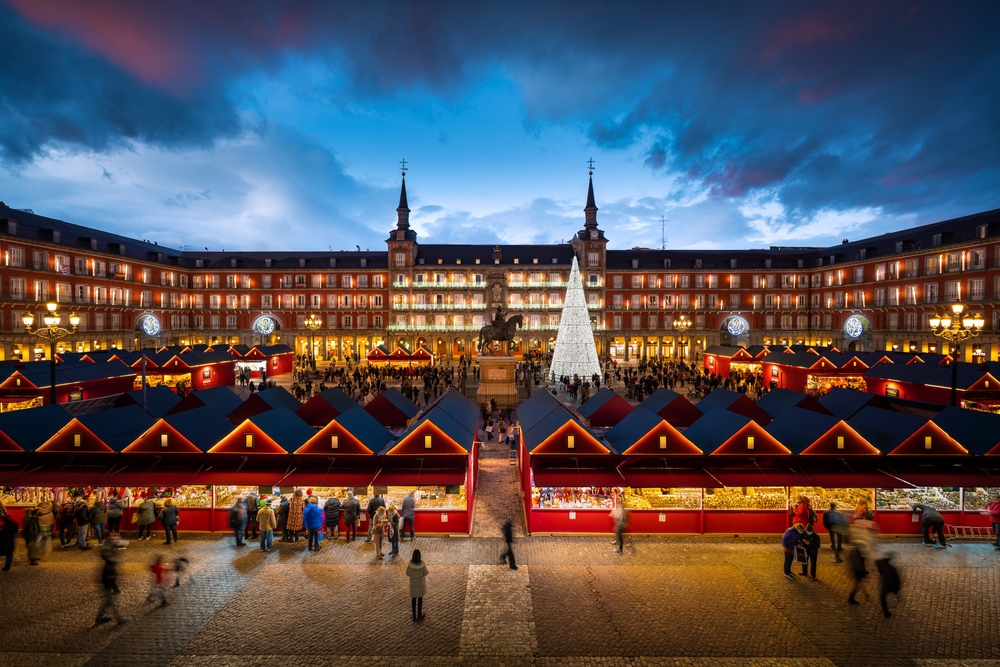 Odkryj Madryt w świątecznym wydaniu za 859 PLN 🎄🇪🇸 Idealne godziny lotów i hotel 😍🎅