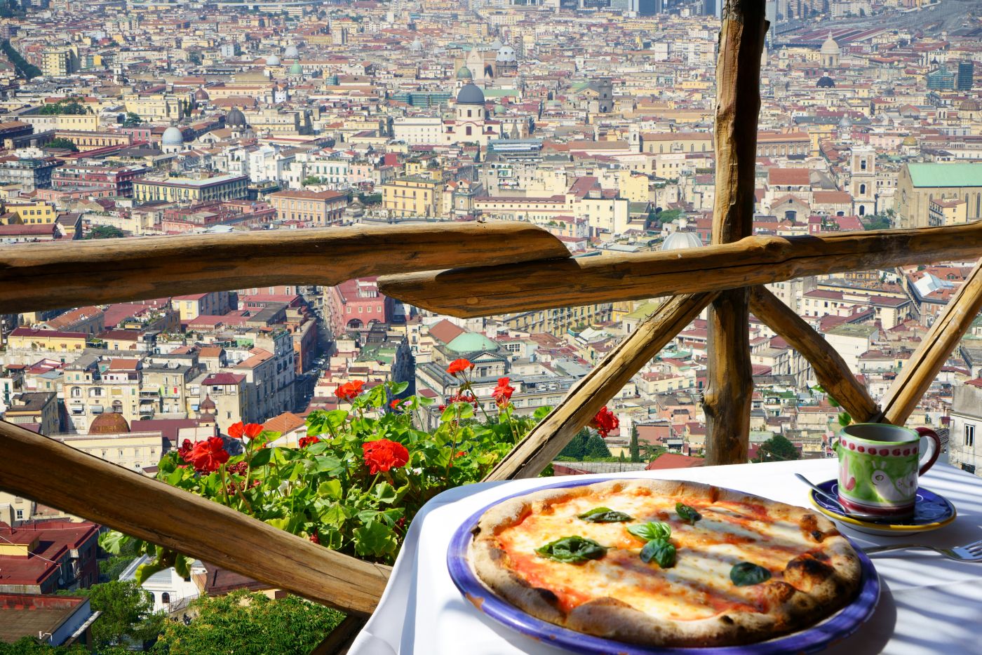 Wyskocz na pizzę do Neapolu 🍕😄 Wycieczka w ferie zimowe za 849 PLN (loty + hotel ze śniadaniami) 🇮🇹🌋