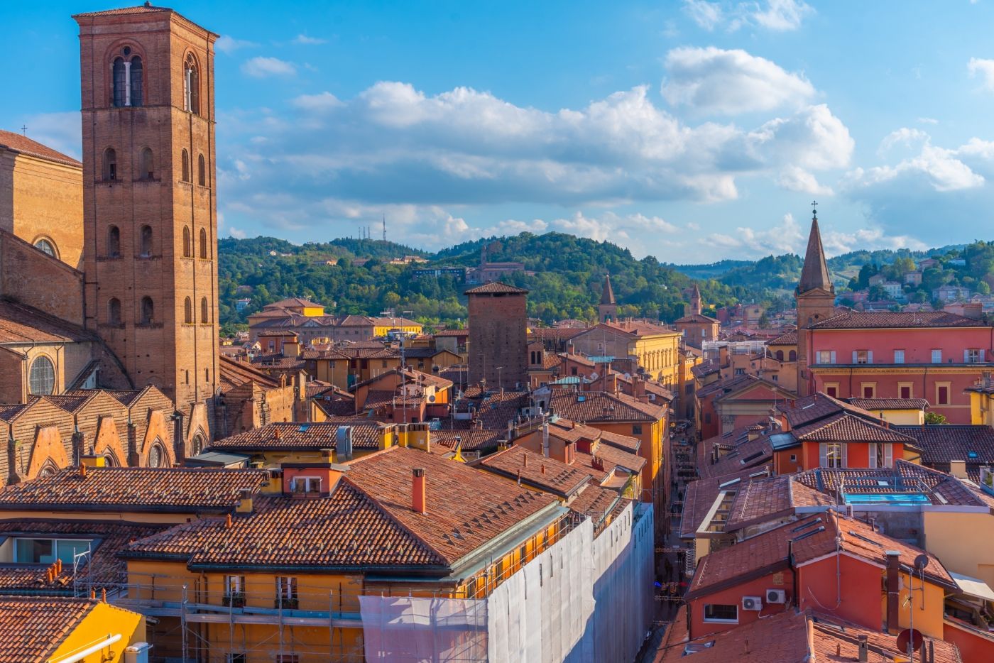 🇮🇹 Włoski weekend bez urlopu za 599 PLN! 🇮🇹 Loty do Bolonii noclegi w 4* hotelu Best Western Plus 🏛️🍝