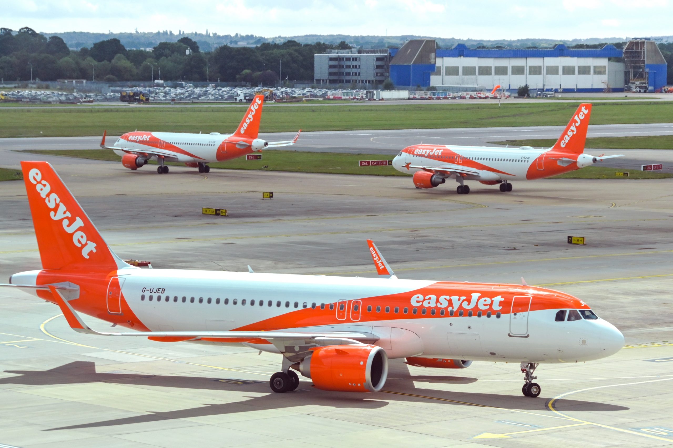 EasyJet ostro tnie loty z Polski. Zimowy rozkład dziurawy jak szwajcarski ser