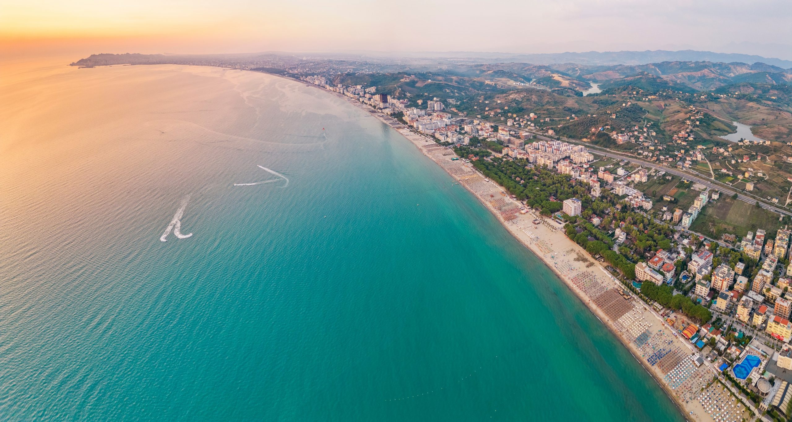 Sylwester na wypasie w Albanii za 1769 PLN 🌤️👙♨️ 5* hotel, 3 posiłki dziennie i loty 🍸😍