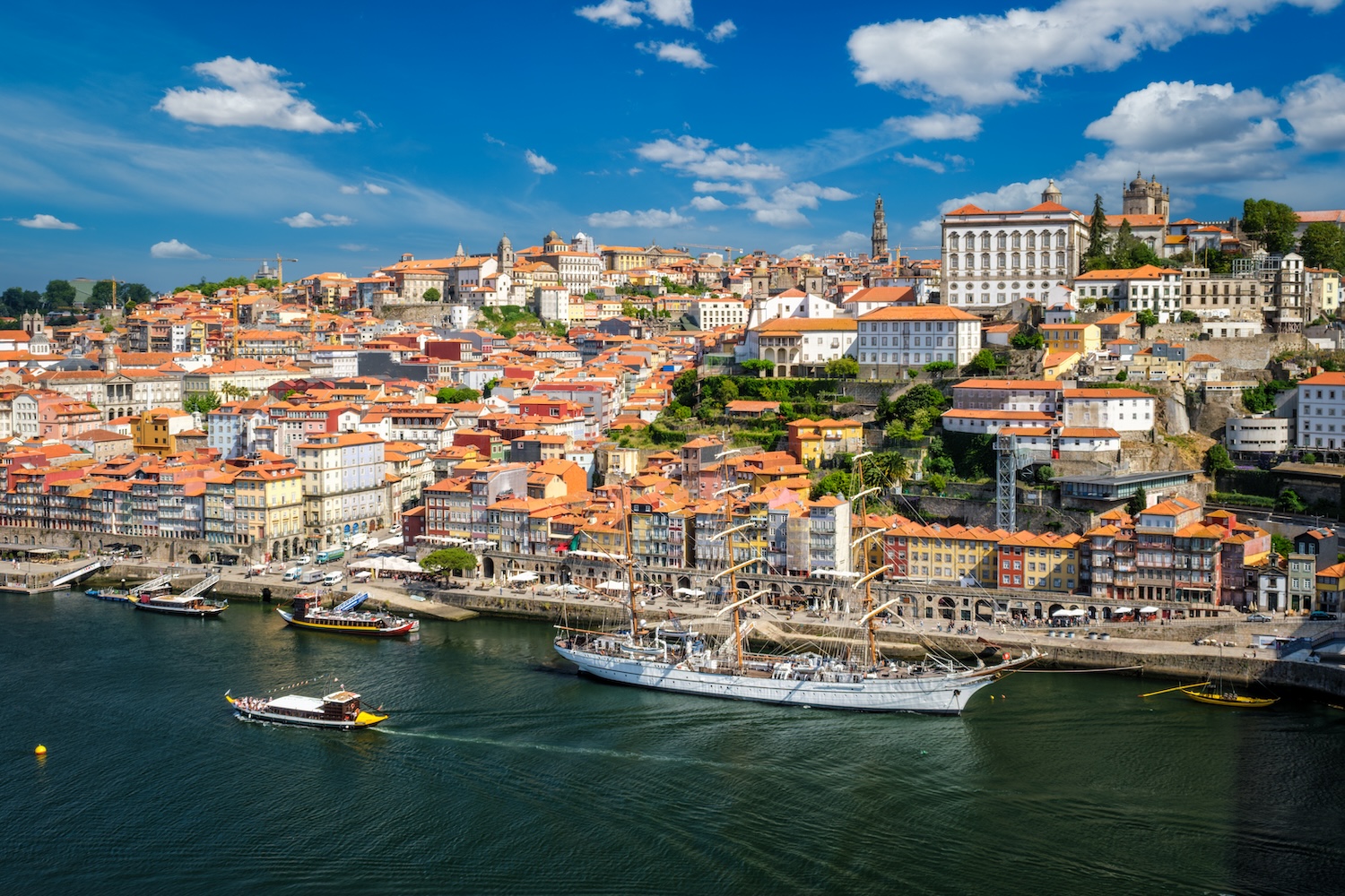 Od piątku do poniedziałku w GENIALNEJ cenie 🔥✨ Porto za 789 PLN 🥰 Loty i hotel ze śniadaniami 🤩💚