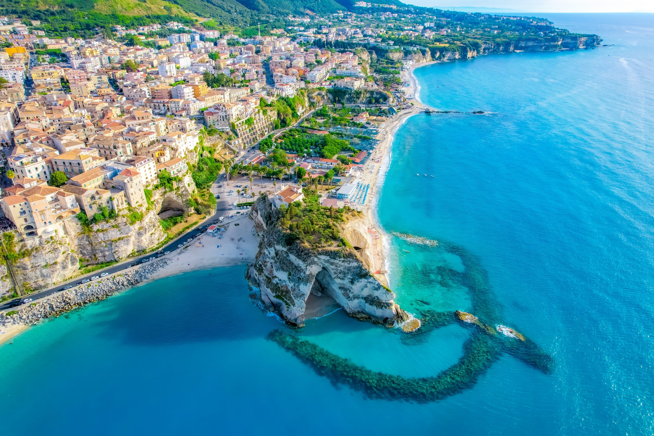 Ferie zimowe we włoskiej Kalabrii 🌊🇮🇹 za 819 PLN (loty + 4* Eliseo Palace Tropea ze śniadaniami) 🏛️☕