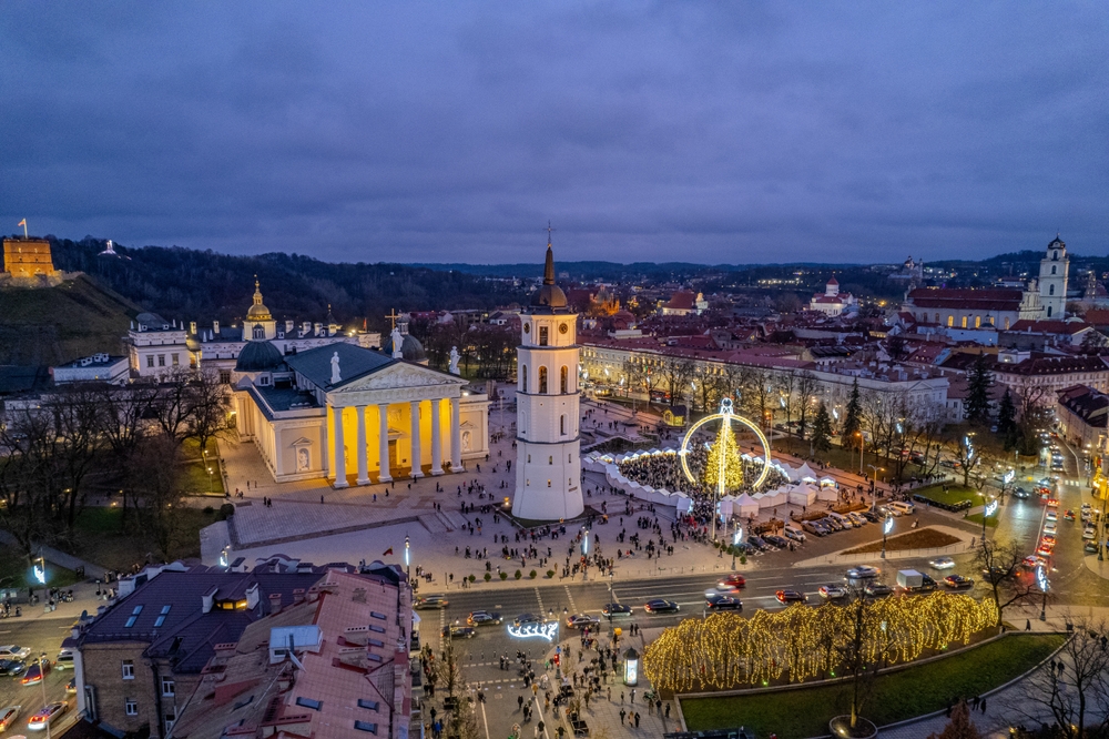Jarmark świąteczny w Wilnie za 662 PLN 🎄🎅 Loty + 3 noce w hotelu 🤍❄️
