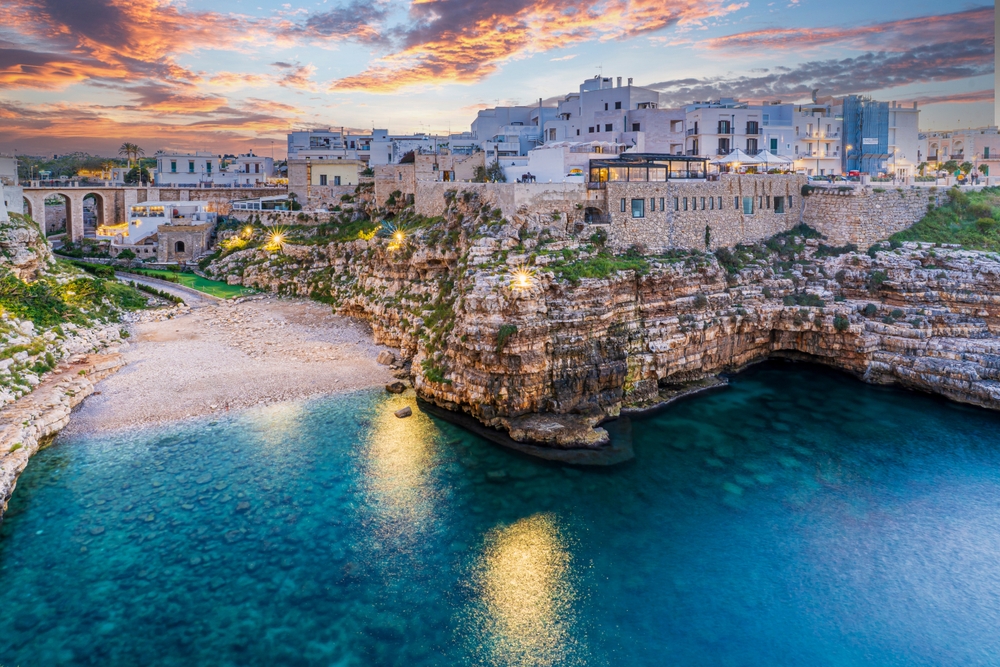 Włoska Apulia za 849 PLN 🇮🇹🍝 Loty do Bari i noclegi w Polignano a Mare 😍