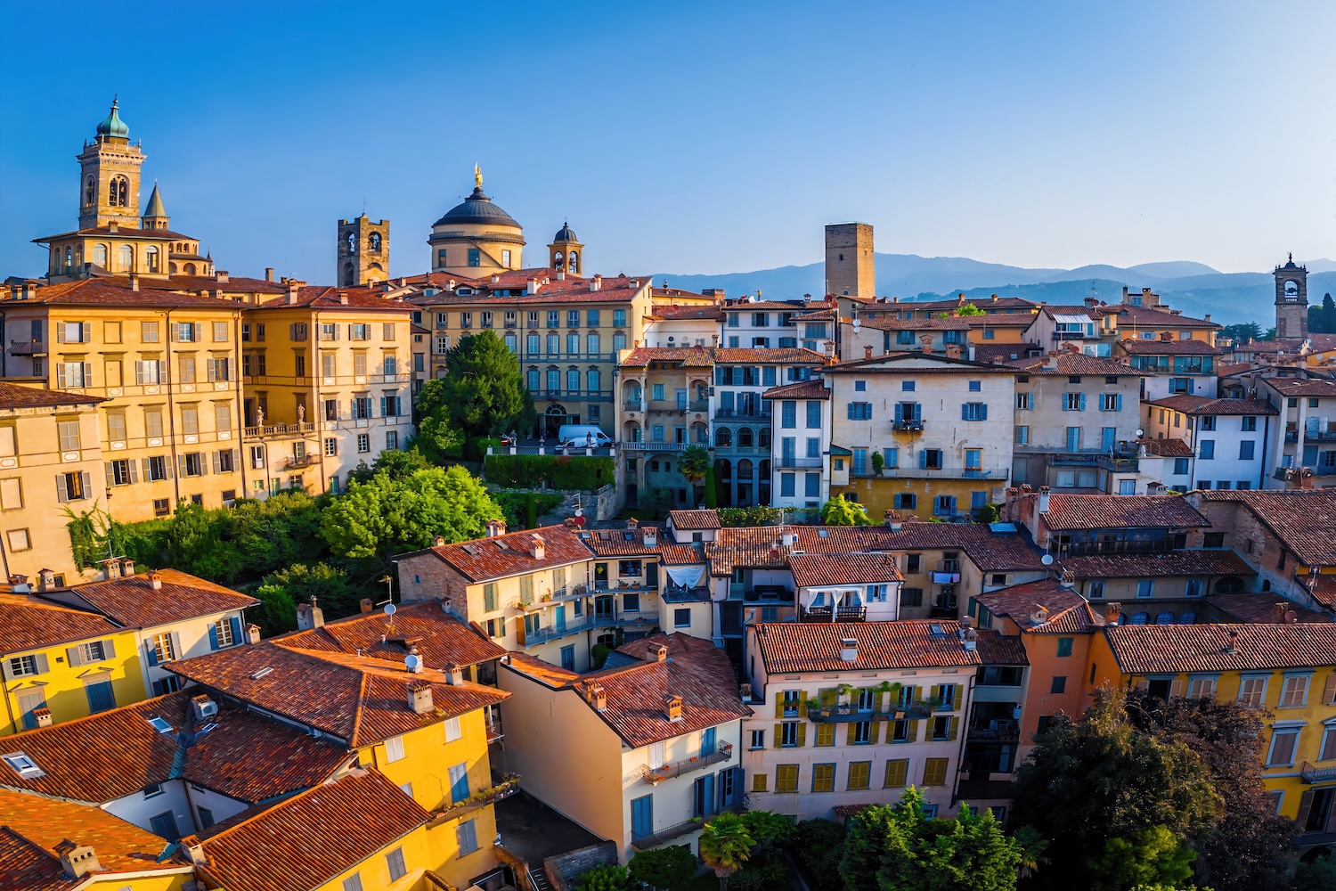❗️Włoski reset bez wniosku urlopowego 💚🤍❤️ Weekend w Bergamo za 490 PLN 😱 Loty i 4🌟 hotel 😍