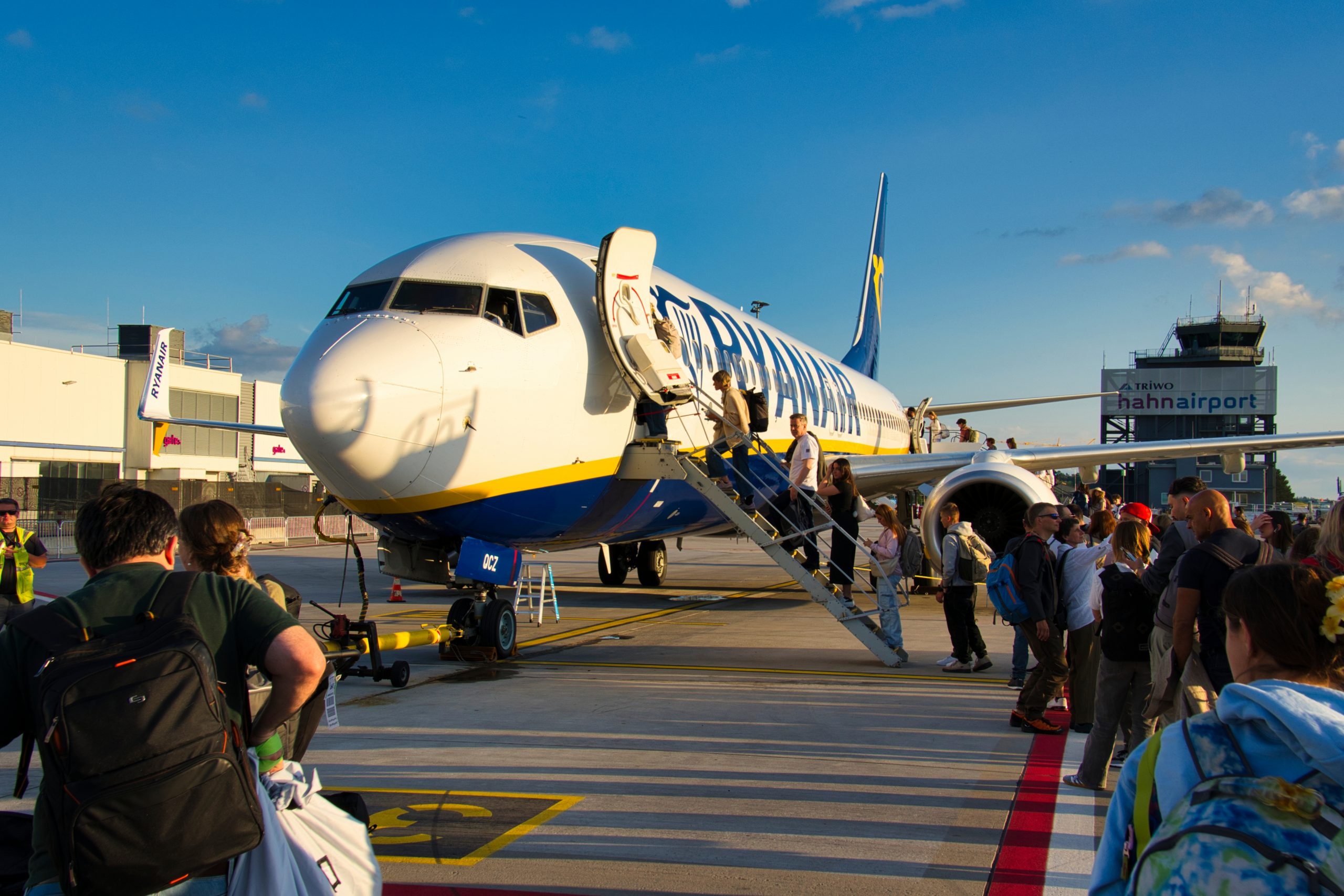 Ryanair uruchamia dwie nowe trasy z Wrocławia. Latem polecimy nad Morze Czarne i na popularną włoską wyspę