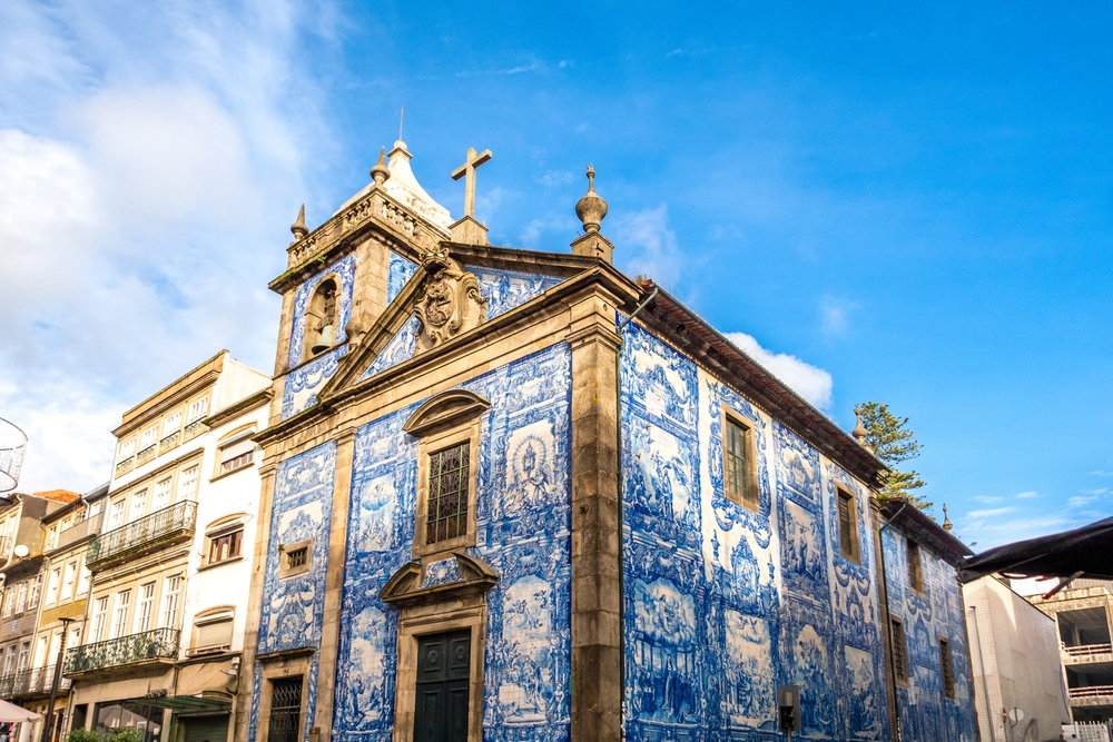 Portugalia w świątecznym wydaniu za 625 PLN 🎄🇵🇹 Loty do Porto + 4* hotel ✨🎁