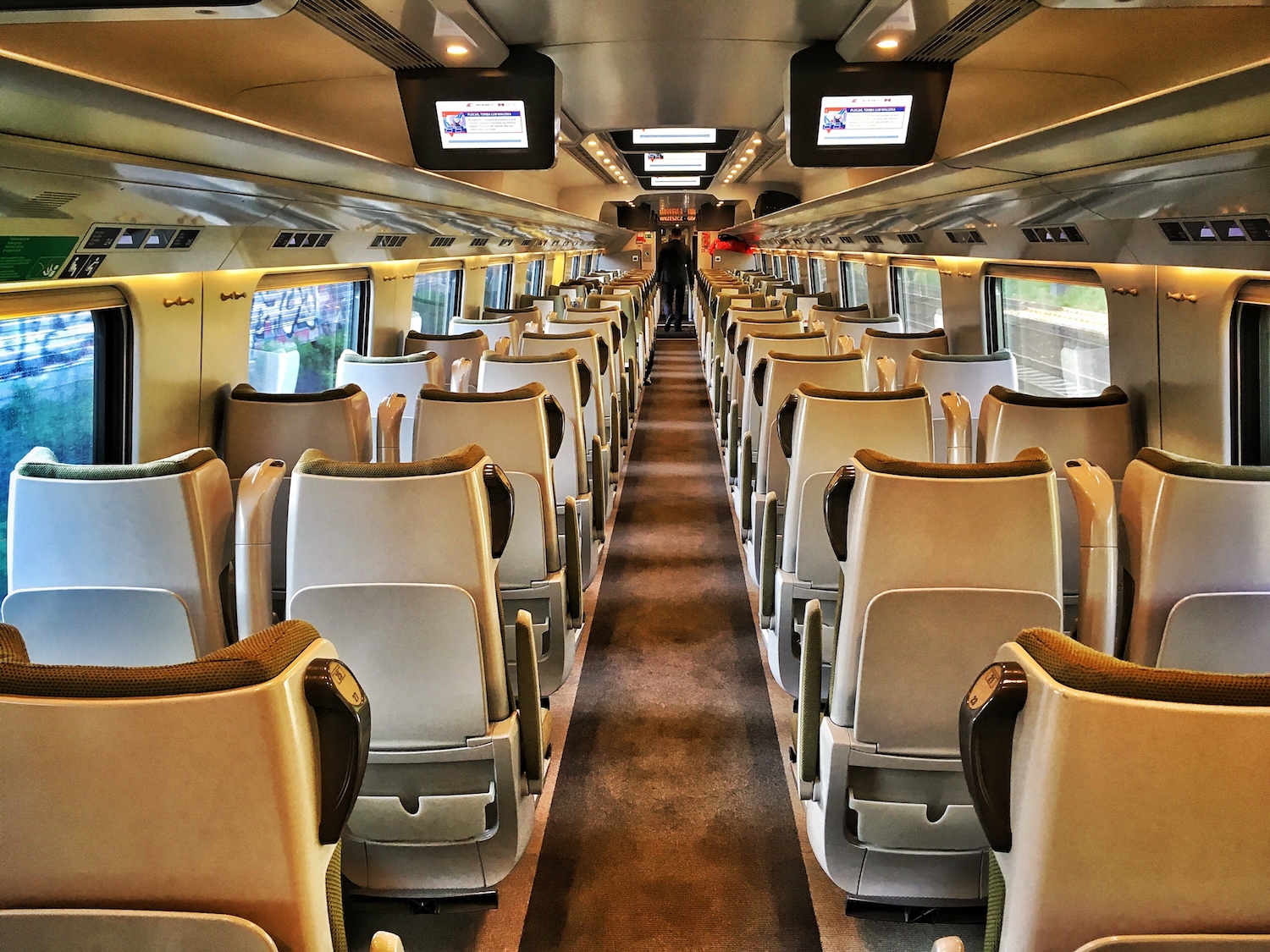 Awantura w Pendolino z udziałem dyrektora PKP Intercity. Skończyło się szpitalem, odwołaniem pociągu i przesiadką dla 400 pasażerów